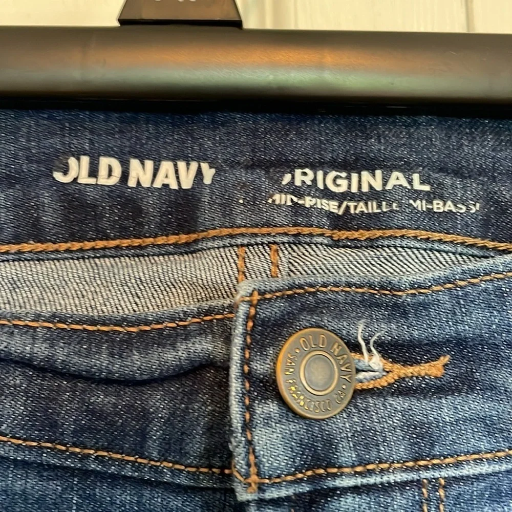 Women's 14 short Old Navy Original mid rise Jeans Medium wash taper leg spandex